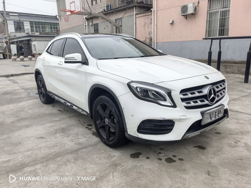 泰州19年奔驰GLA3