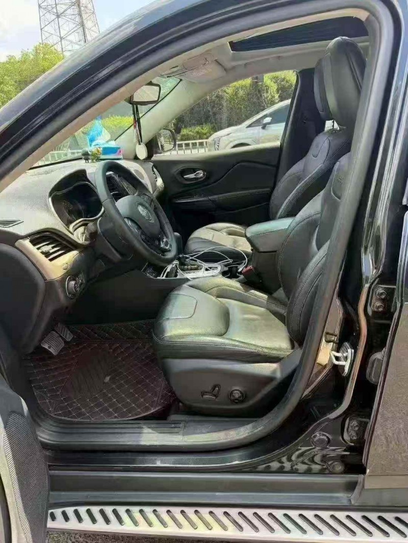 衢州17年Jeep自由光4