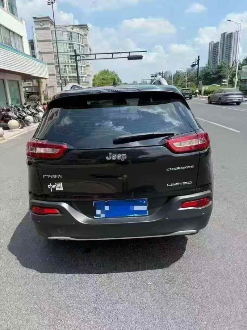 衢州17年Jeep自由光8