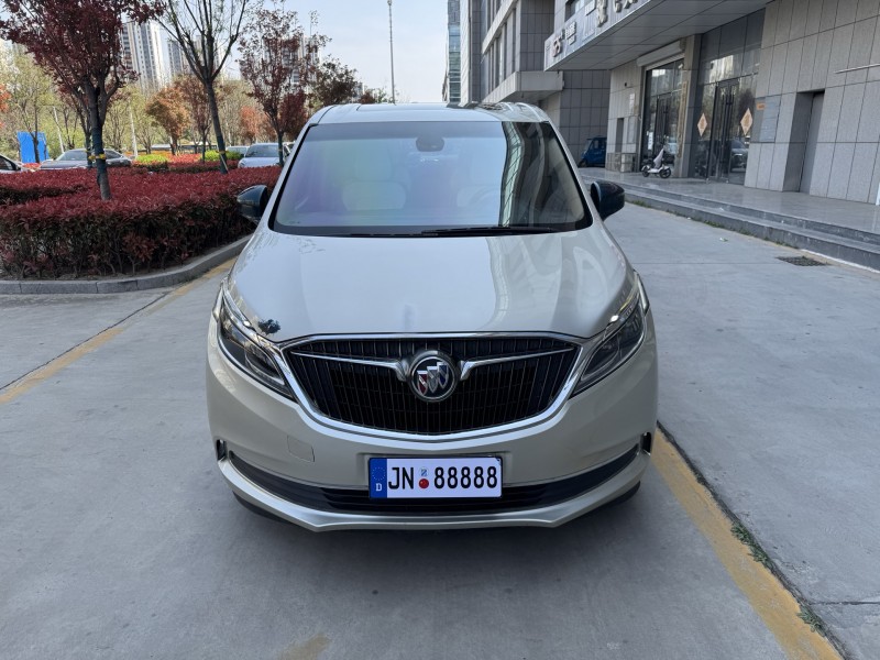 济宁17年别克GL81