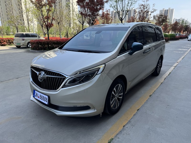 济宁17年别克GL83