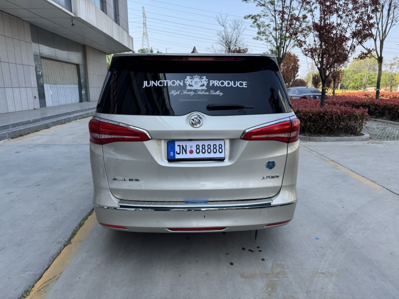 济宁17年别克GL89