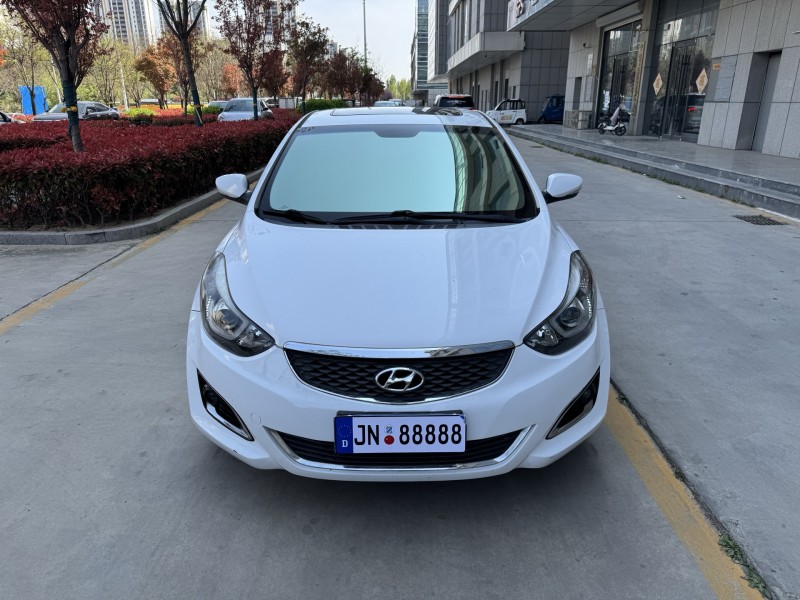 济宁17年现代朗动1