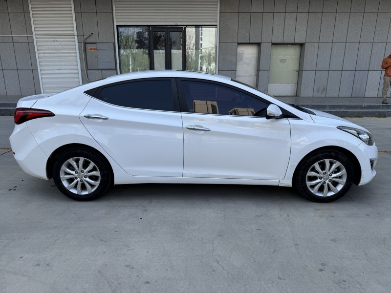 济宁17年现代朗动3