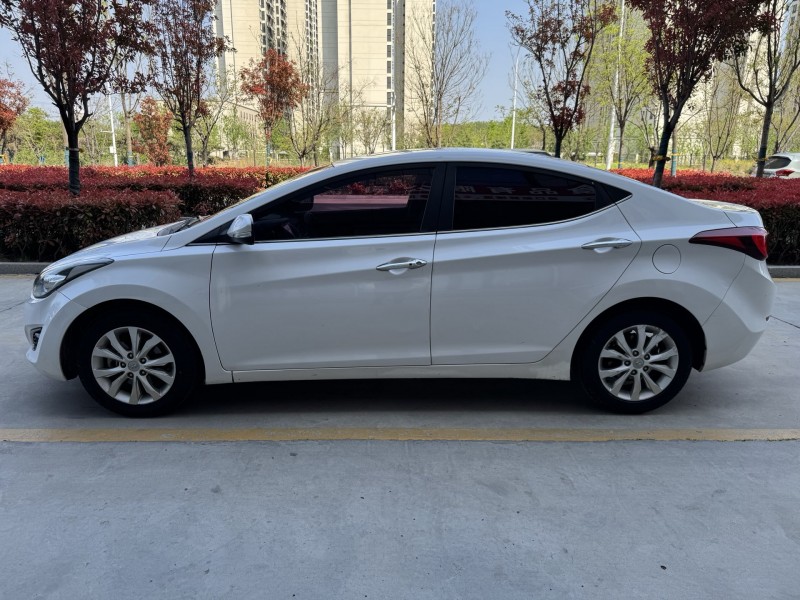 济宁17年现代朗动4