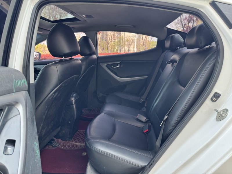 济宁17年现代朗动6