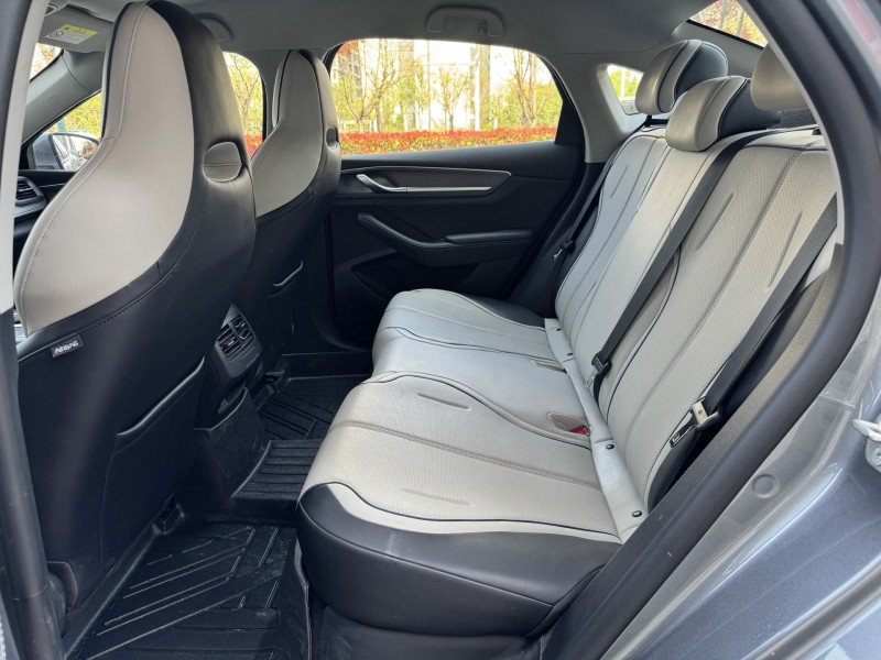 济宁25年比亚迪驱逐舰7