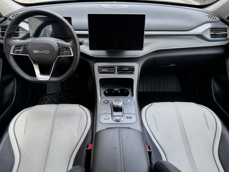 济宁25年比亚迪驱逐舰8