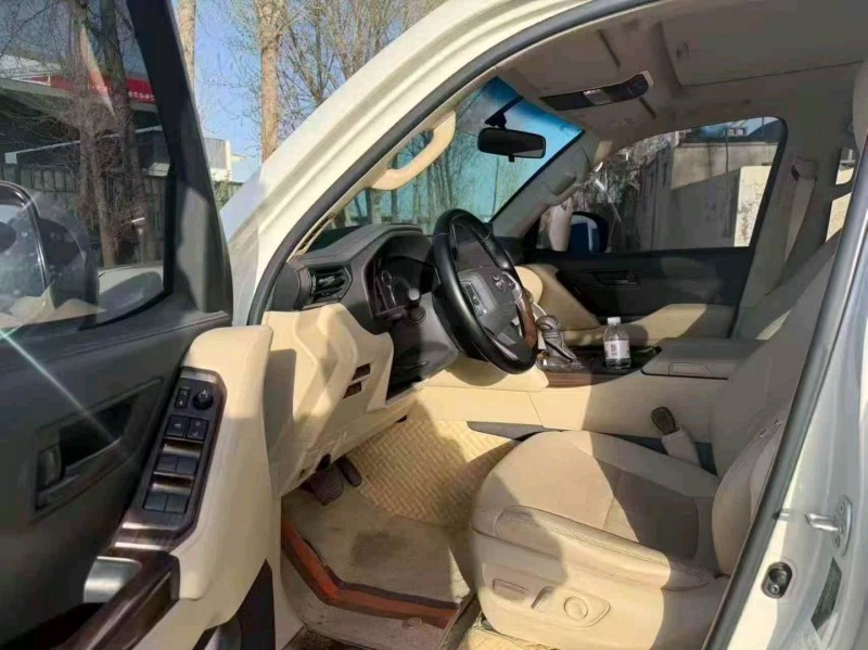 沧州24年丰田兰德酷路泽6