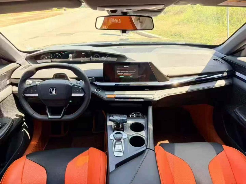 南平25年长安汽车UNI5