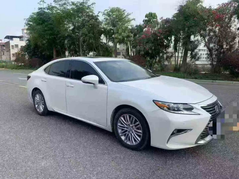 江门17年雷克萨斯ES3