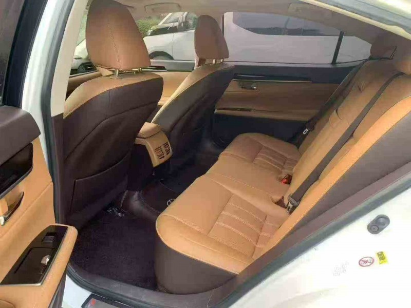 江门17年雷克萨斯ES4