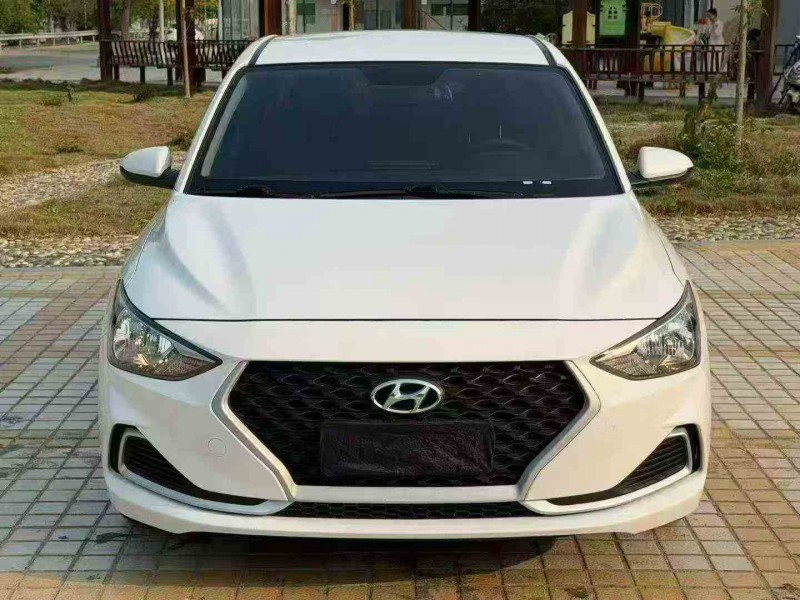 汕头22年现代悦动1