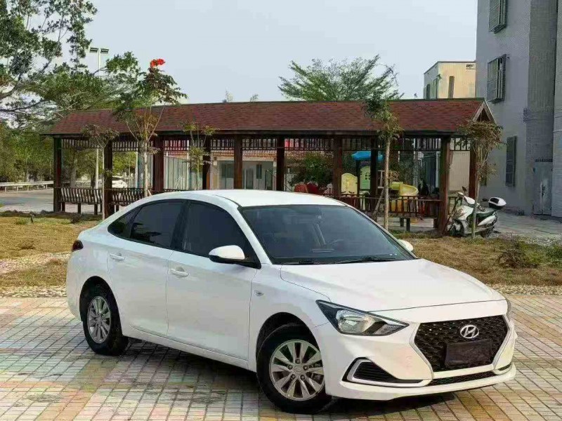 汕头22年现代悦动2