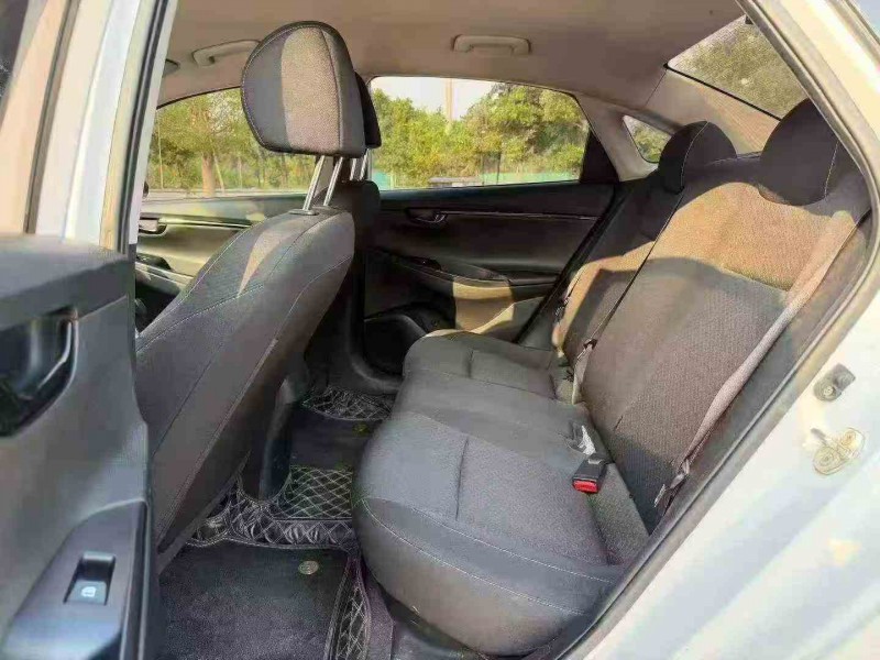 汕头22年现代悦动5