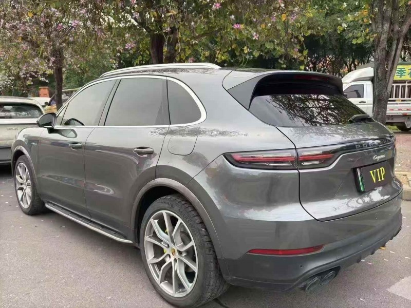 贵港21年保时捷卡宴7