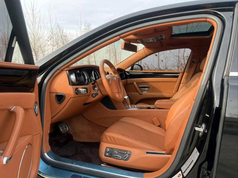 盐城17年宾利飞驰4