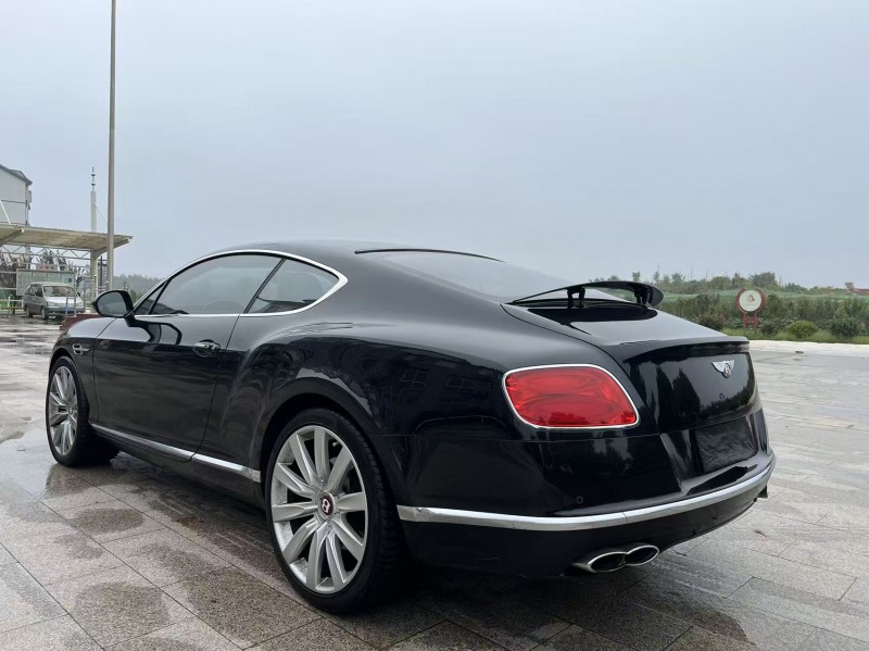 盐城18年宾利欧陆8