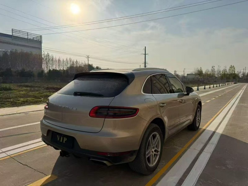 菏泽16年保时捷Macan8