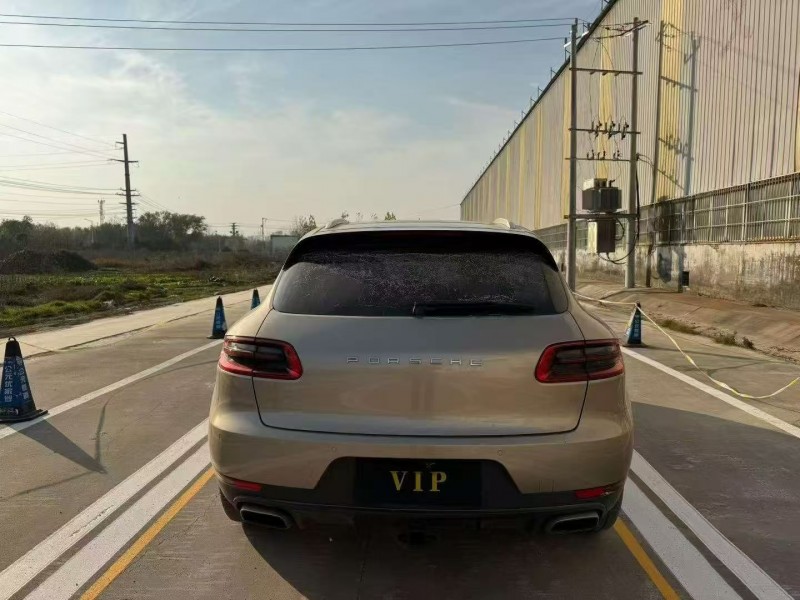 菏泽16年保时捷Macan9