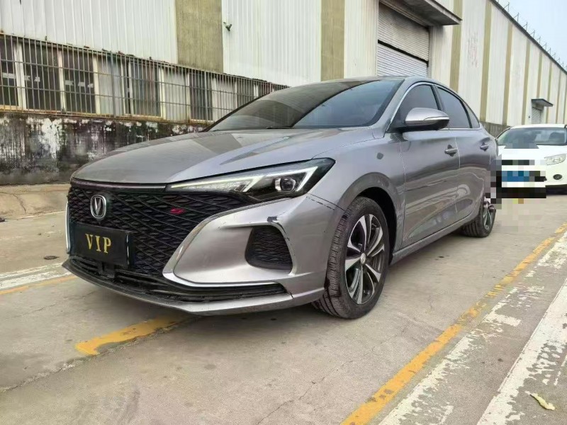 菏泽20年长安汽车逸动2