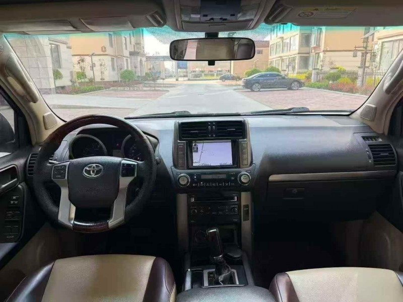 新乡12年丰田普拉多4