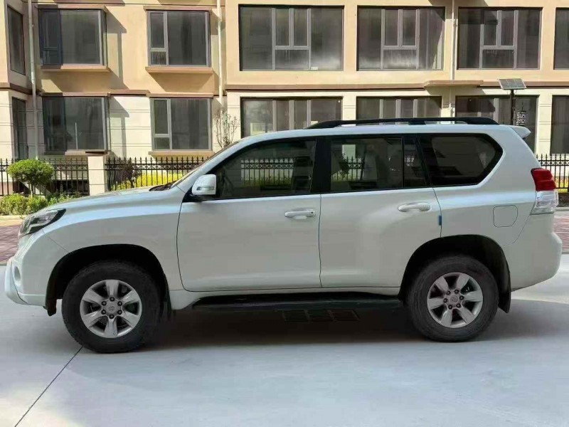 新乡12年丰田普拉多9