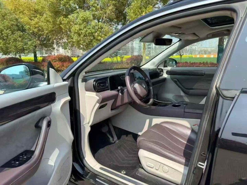 常州18年零跑汽车C116