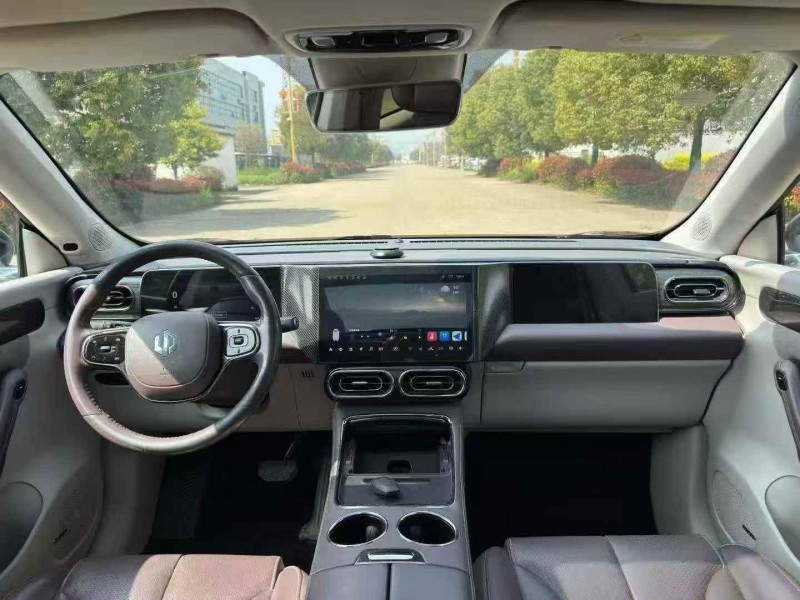 常州18年零跑汽车C117