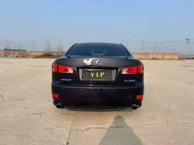 承德13年雷克萨斯IS7