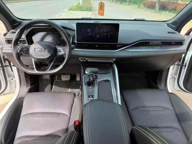 济宁23年吉利星瑞5