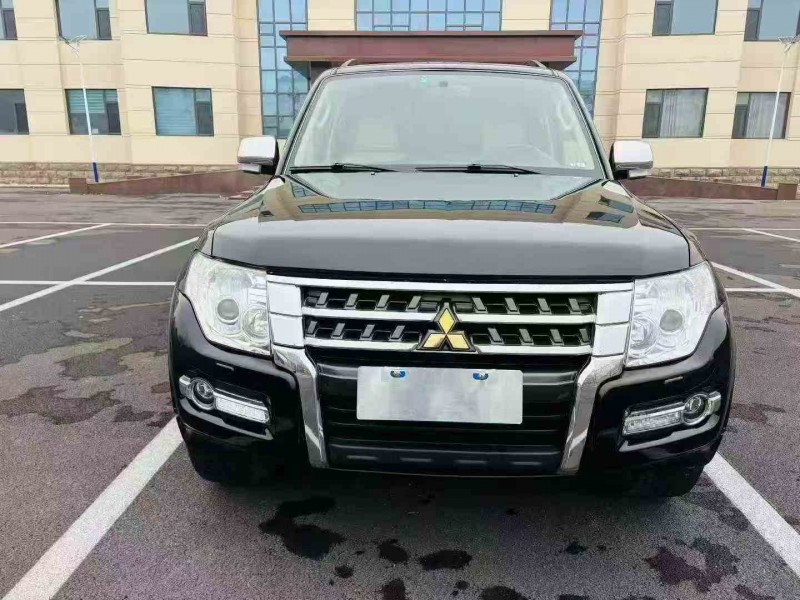 枣庄20年三菱帕杰罗1