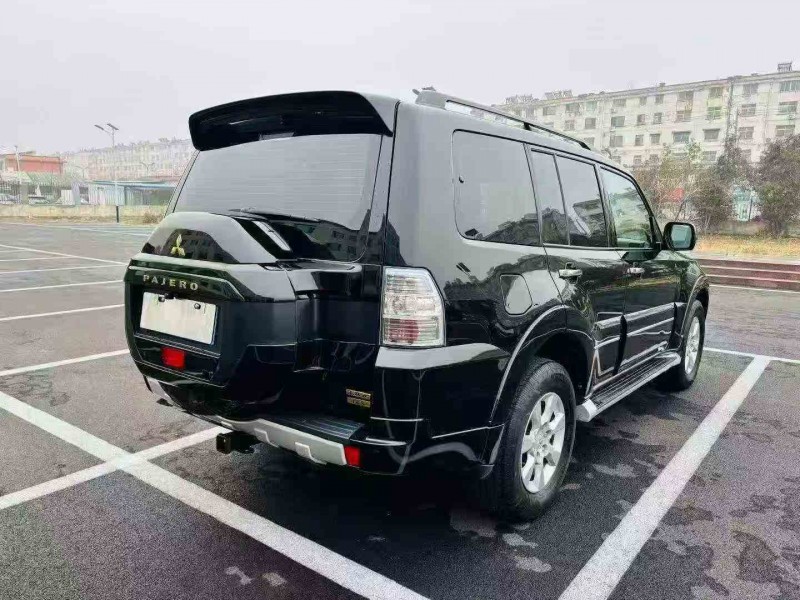 枣庄20年三菱帕杰罗8