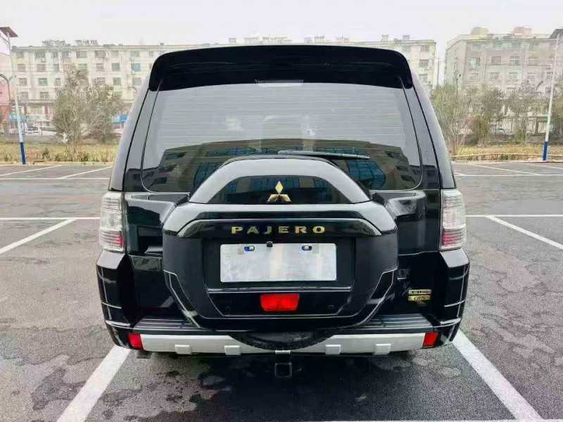 枣庄20年三菱帕杰罗9