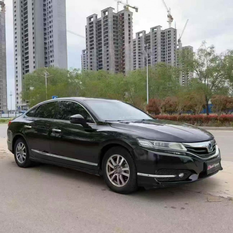 济宁15年本田思铂睿3