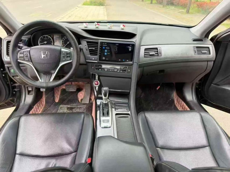 济宁15年本田思铂睿4