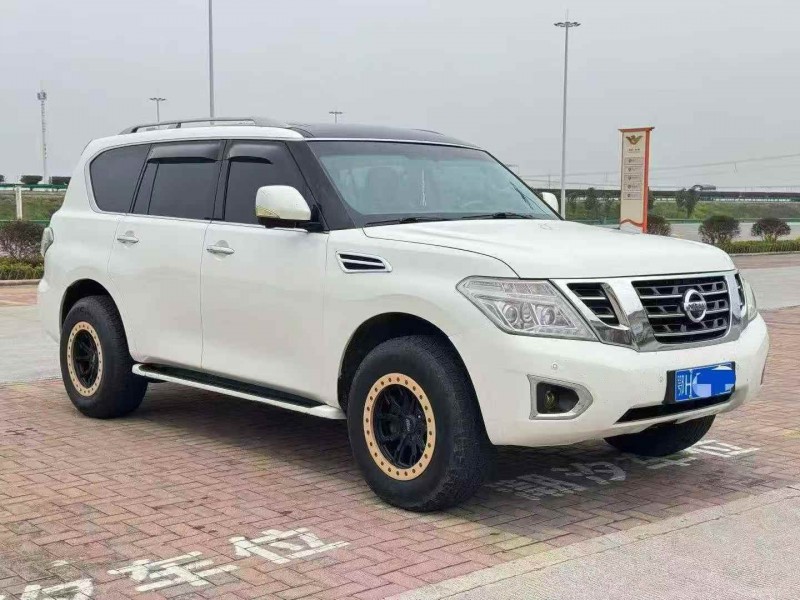 常德19年日产途乐2