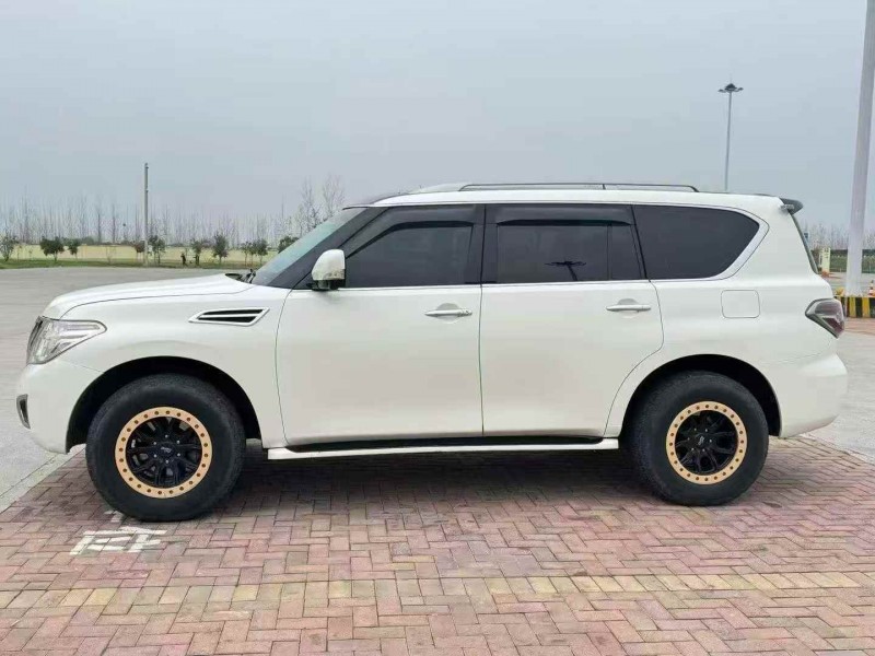 常德19年日产途乐8