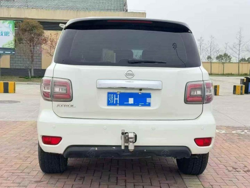 常德19年日产途乐9