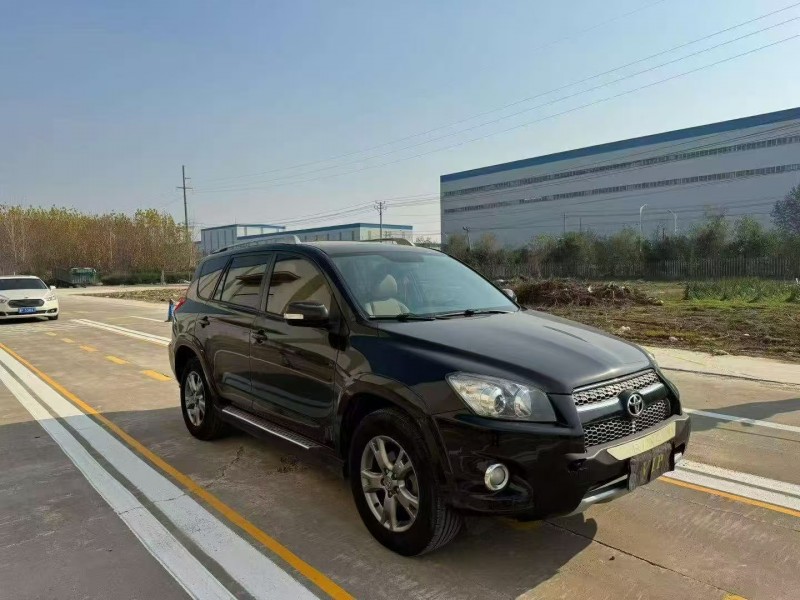 菏泽13年丰田RAV42