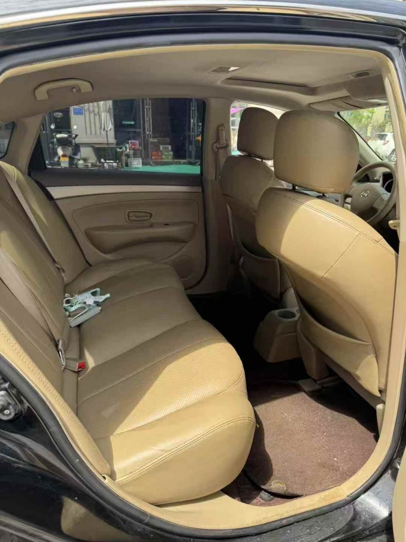 吉安17年日产轩逸4