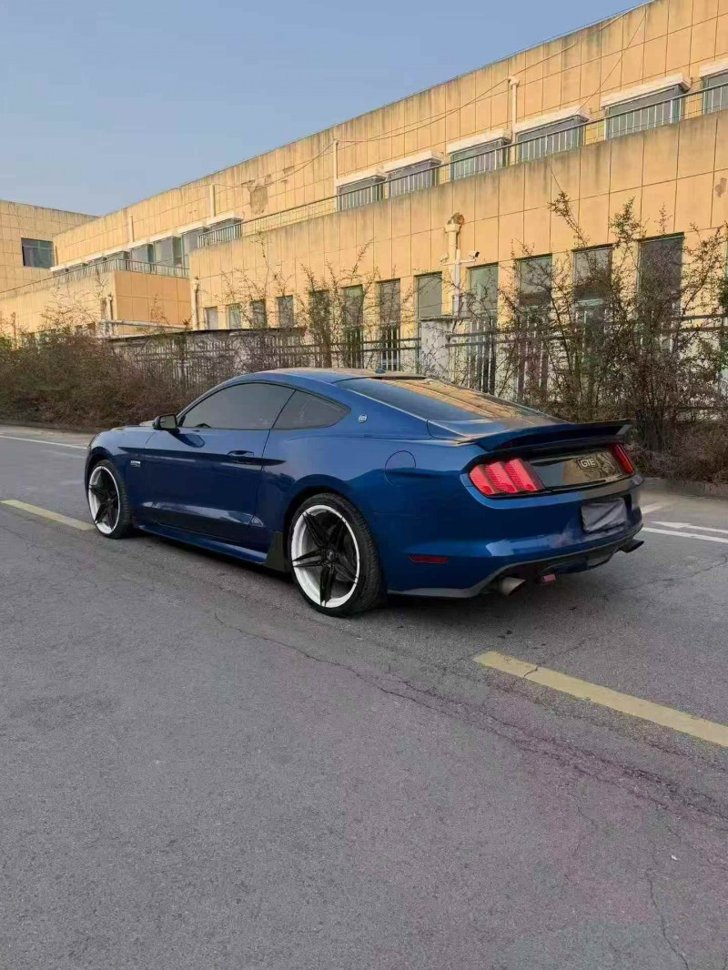 常州20年福特野马8