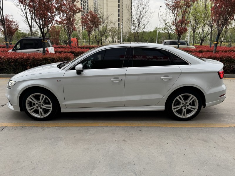 济宁20年奥迪A35