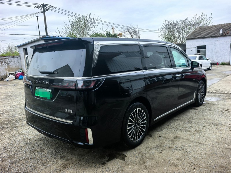 苏州26年岚图汽车梦想家7