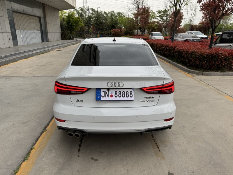 济宁20年奥迪A39