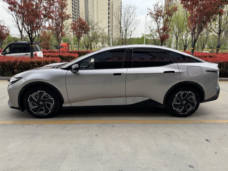 济宁25年丰田BZ3Pro5