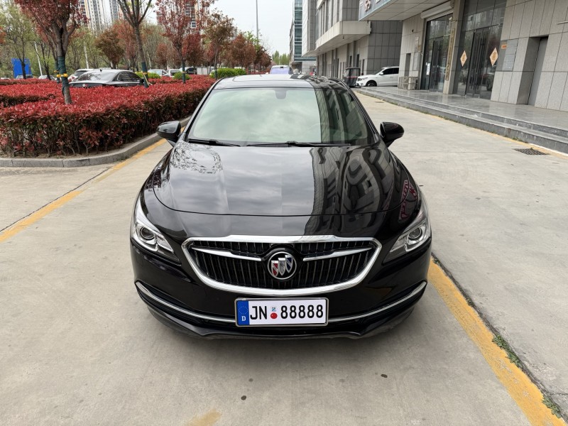 济宁17年别克君越1