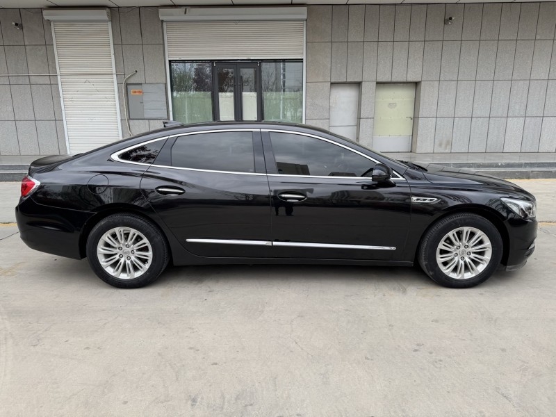 济宁17年别克君越4