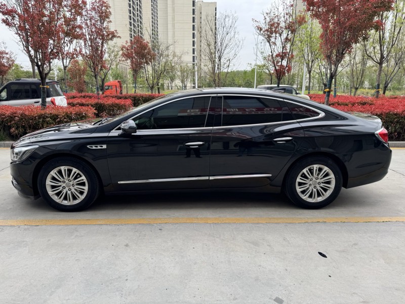 济宁17年别克君越5