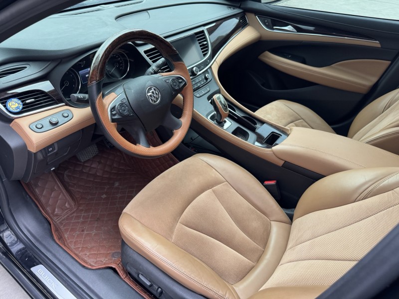 济宁17年别克君越6